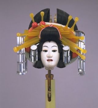文楽人形かしら　傾城（けいせい）