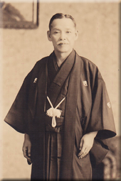 藪恒夫肖像写真
