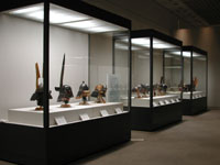 「変わり兜百頭展」展示場風景4