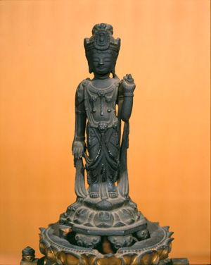 銅造菩薩立像