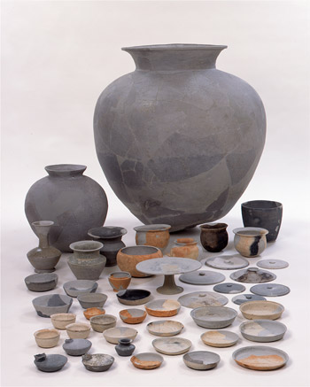 奈良時代の橋が見つかった谷出土の土器群