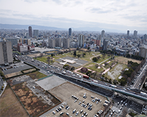 館から望む難波宮跡公園