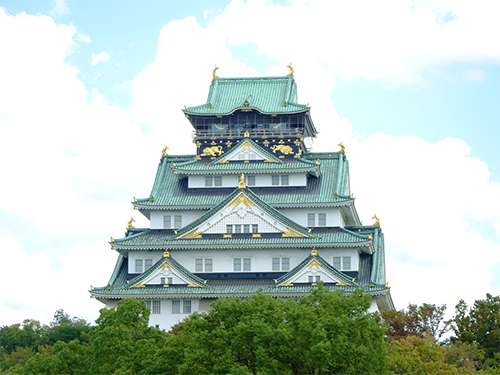 大阪城天守閣(西から)